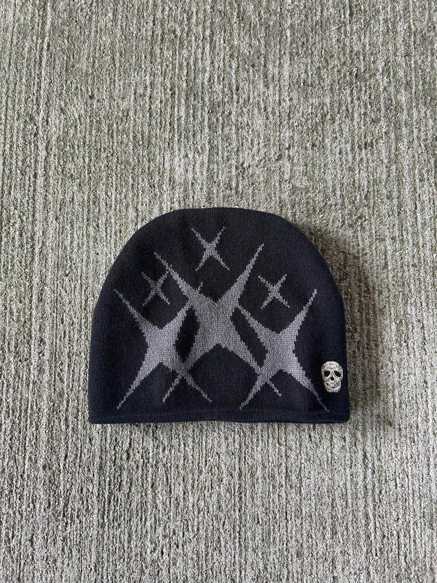 Black (skull) Beanie