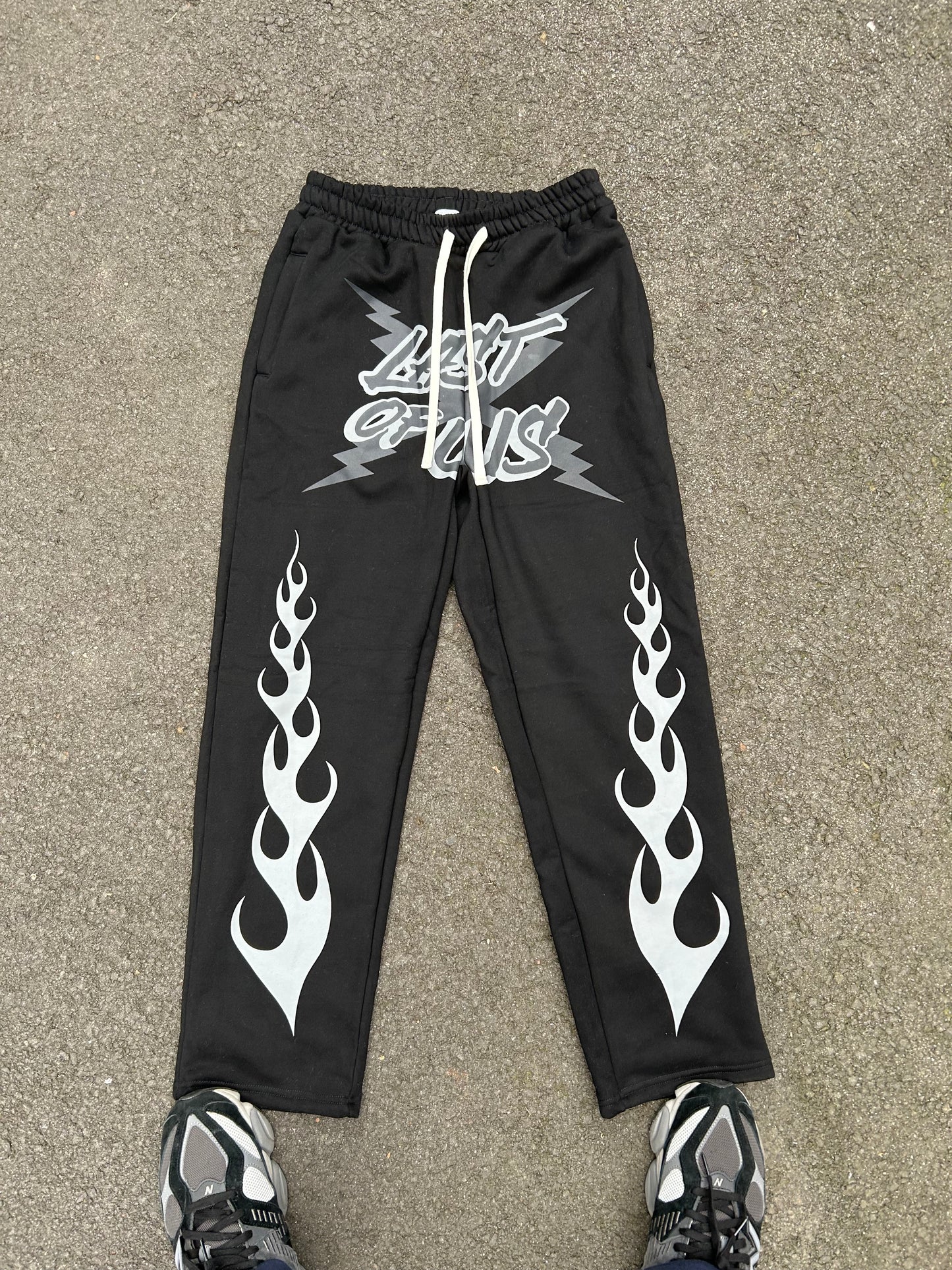 BLACK LOU SWEATSUIT