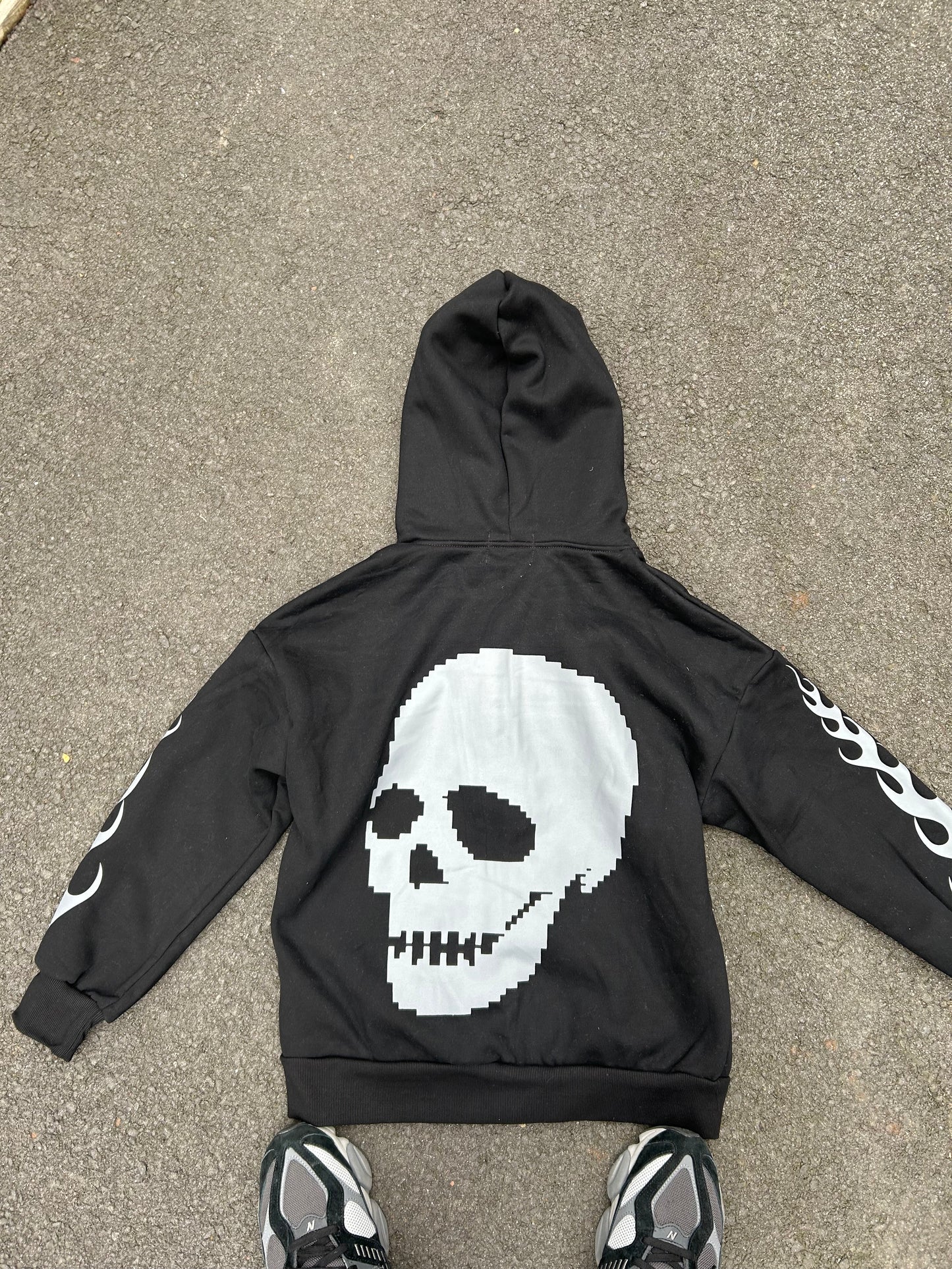 BLACK LOU HOODIE